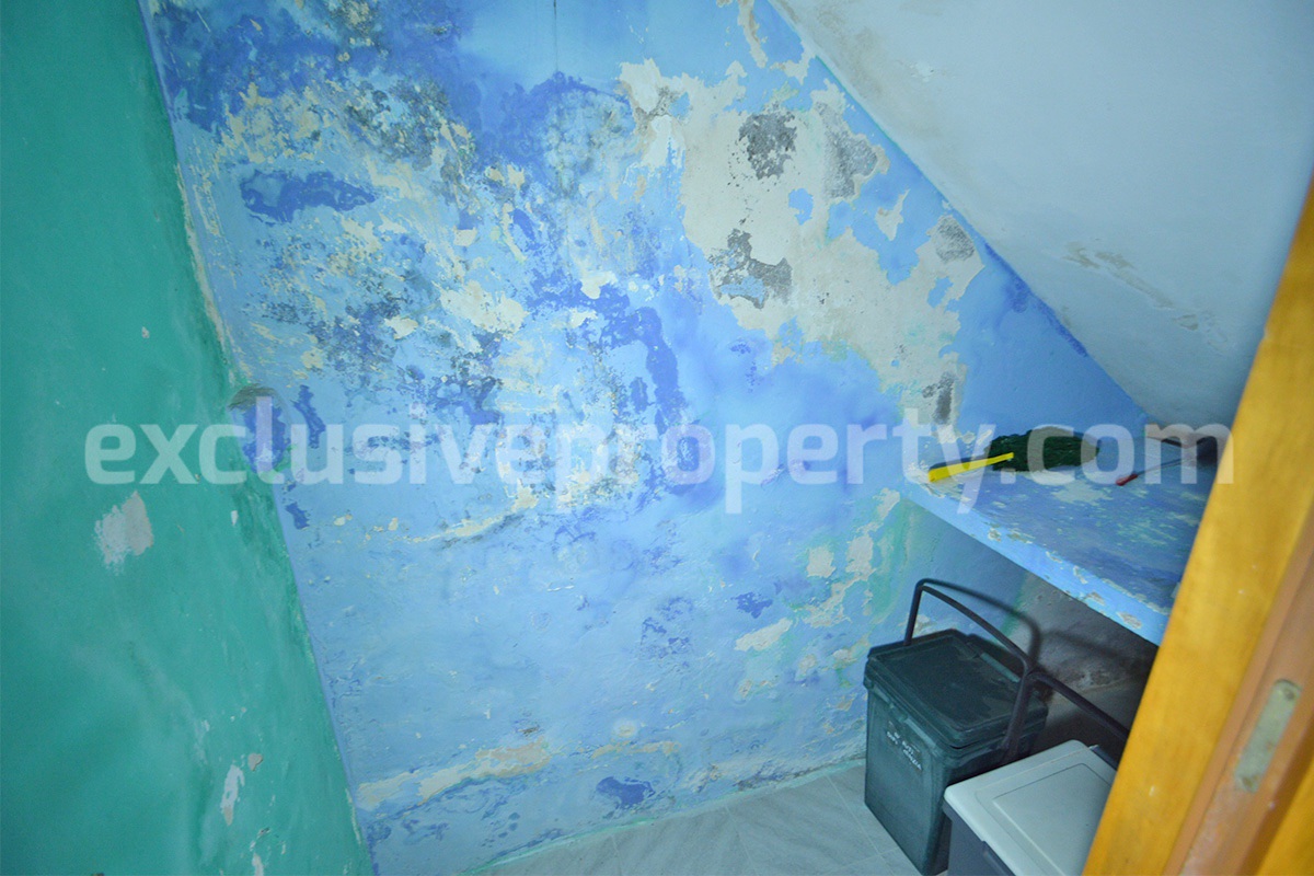 Ancient stone house with outdoor space and panoramic views for sale in Abruzzo - Italy