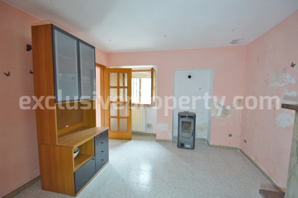 Ancient stone house with outdoor space and panoramic views for sale in Abruzzo - Italy