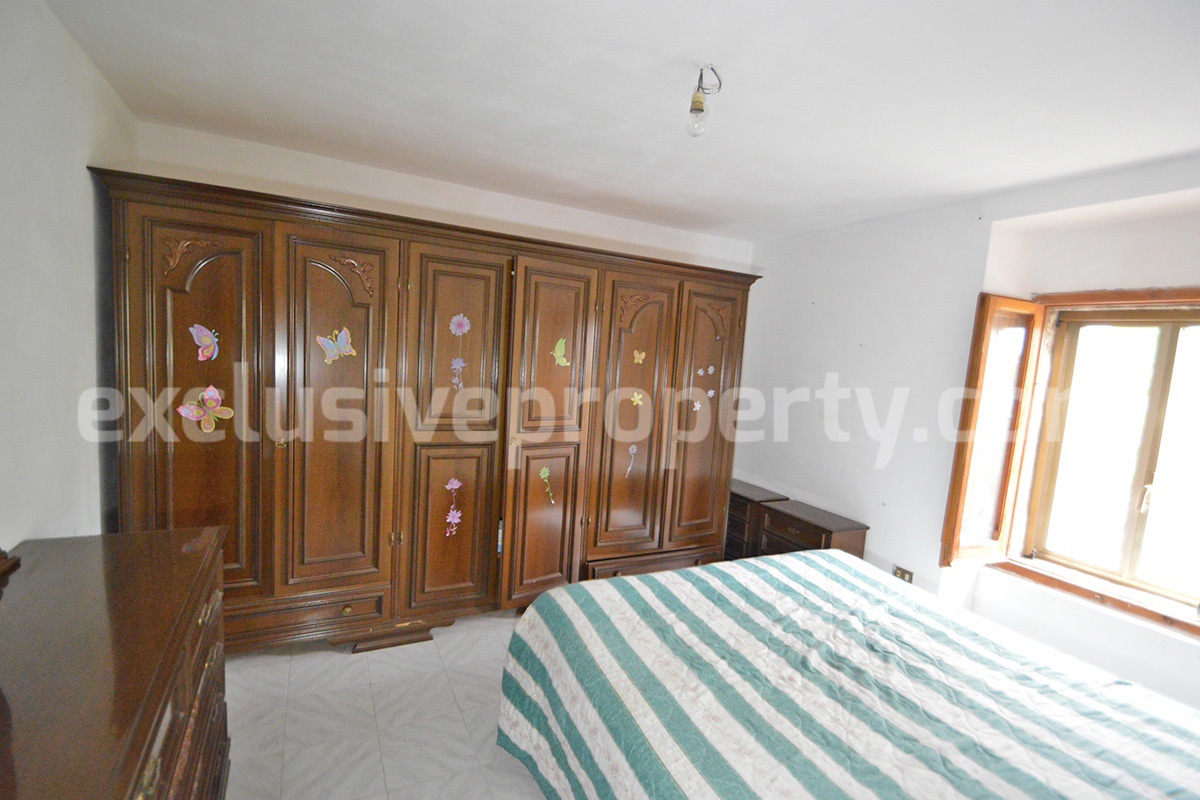 Ancient stone house with outdoor space and panoramic views for sale in Abruzzo - Italy