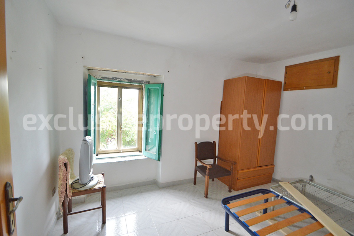 Ancient stone house with outdoor space and panoramic views for sale in Abruzzo - Italy