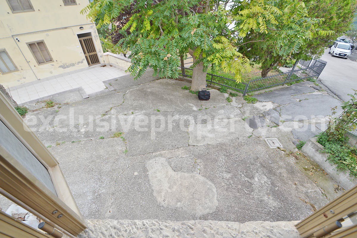 Ancient stone house with outdoor space and panoramic views for sale in Abruzzo - Italy