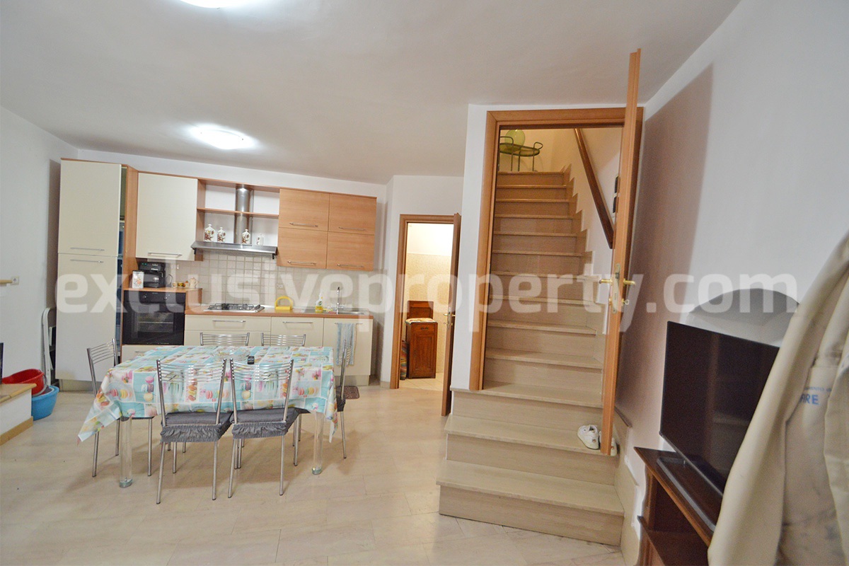 Cozy furnished town house with garden for sale in Castelmauro - Molise - ready to move in