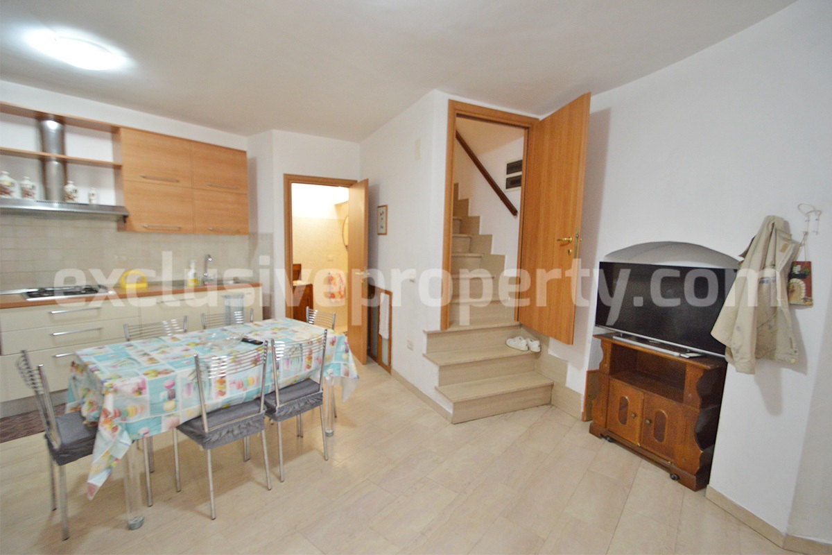 Cozy furnished town house with garden for sale in Castelmauro - Molise - ready to move in