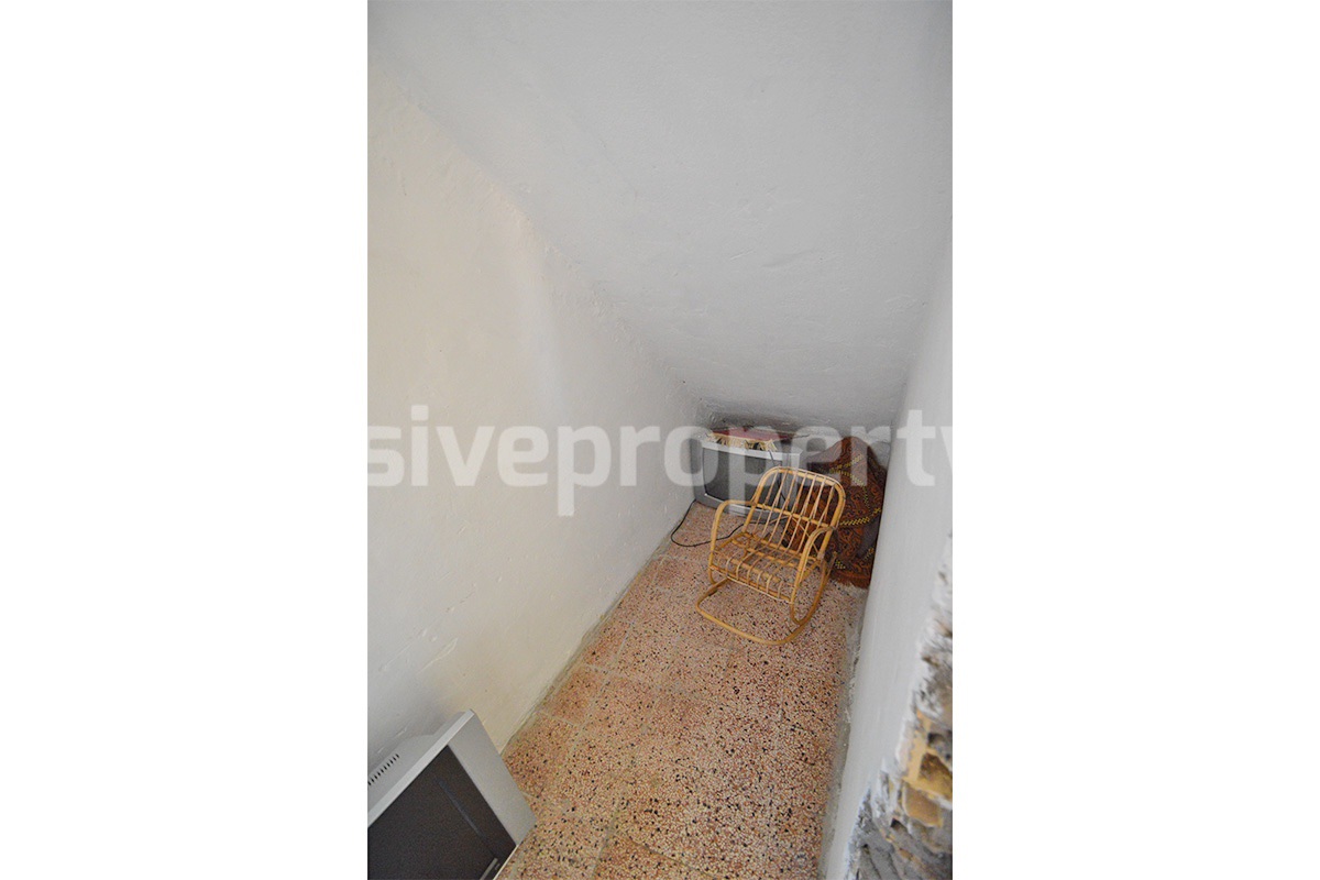 Cozy furnished town house with garden for sale in Castelmauro - Molise - ready to move in