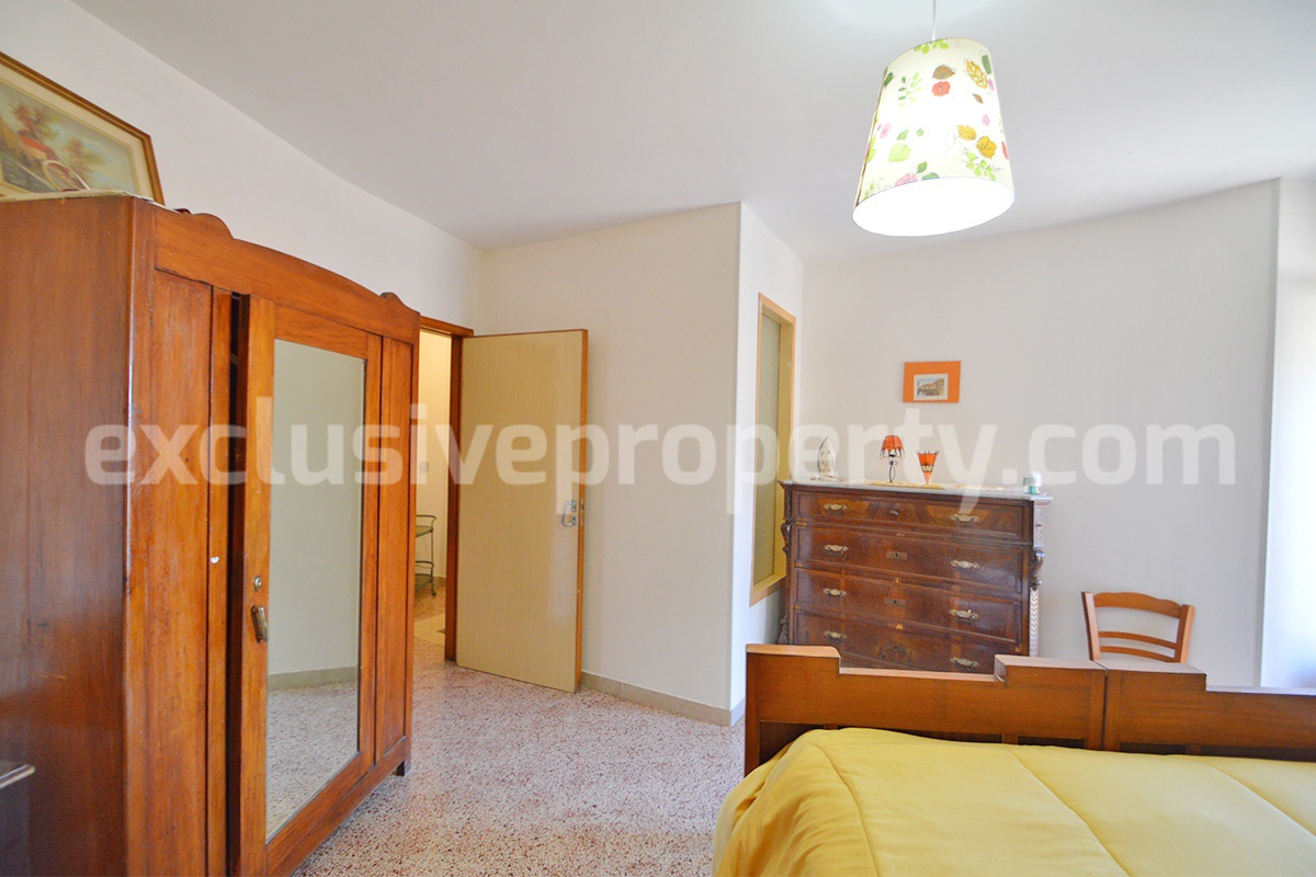 Cozy furnished town house with garden for sale in Castelmauro - Molise - ready to move in