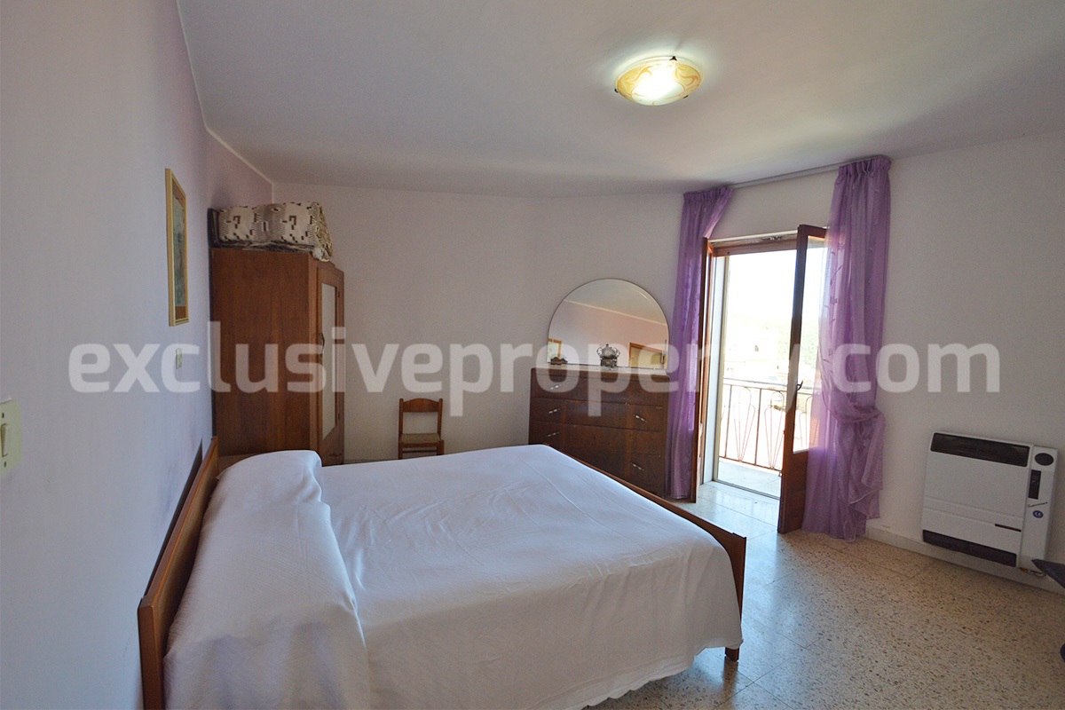 Cozy furnished town house with garden for sale in Castelmauro - Molise - ready to move in