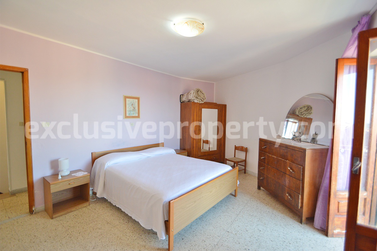 Cozy furnished town house with garden for sale in Castelmauro - Molise - ready to move in