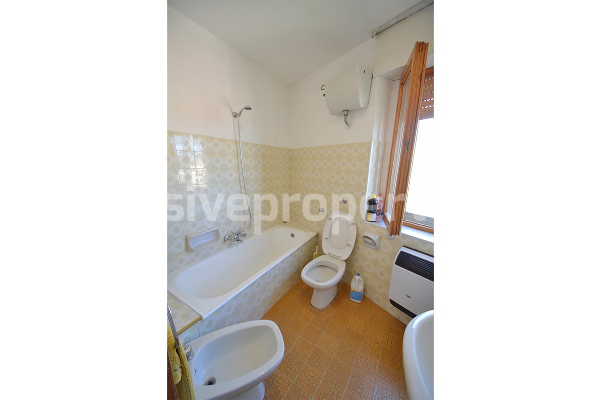 Cozy furnished town house with garden for sale in Castelmauro - Molise - ready to move in