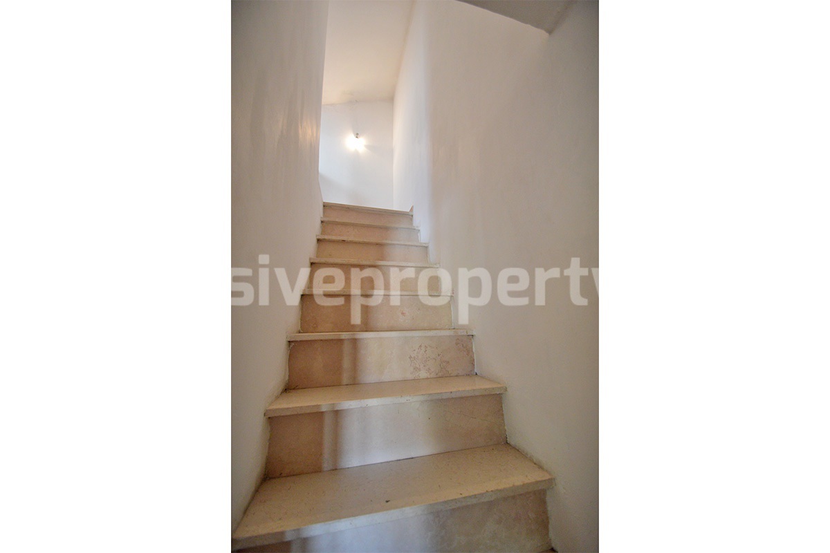 Cozy furnished town house with garden for sale in Castelmauro - Molise - ready to move in