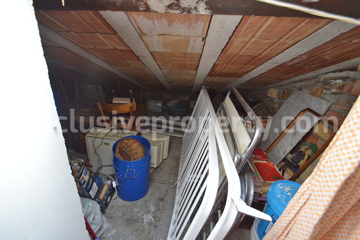 Cozy furnished town house with garden for sale in Castelmauro - Molise - ready to move in