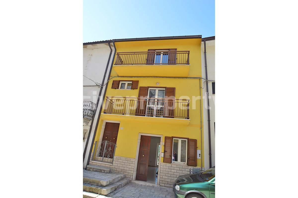 Town house in perfect condition for sale in Montefalcone del Sannio - Molise - ready to move in with panoramic view