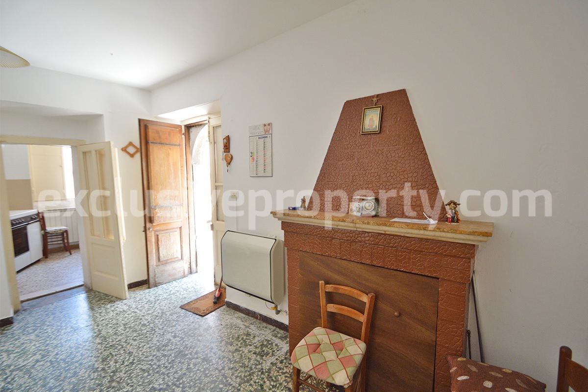 Historical town house with panoramic terrace and sea view for sale in Montefalcone del Sannio - Molise