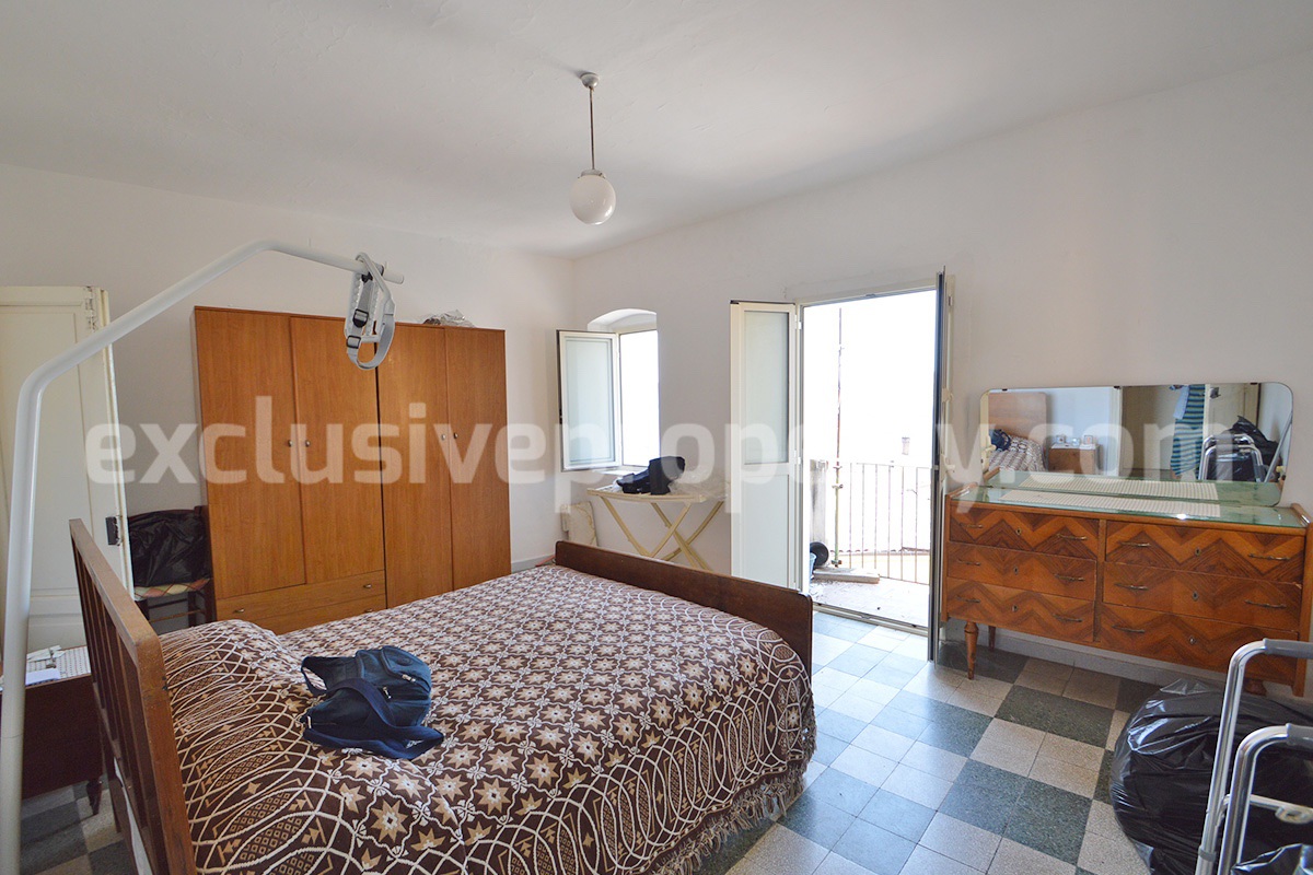 Historical town house with panoramic terrace and sea view for sale in Montefalcone del Sannio - Molise