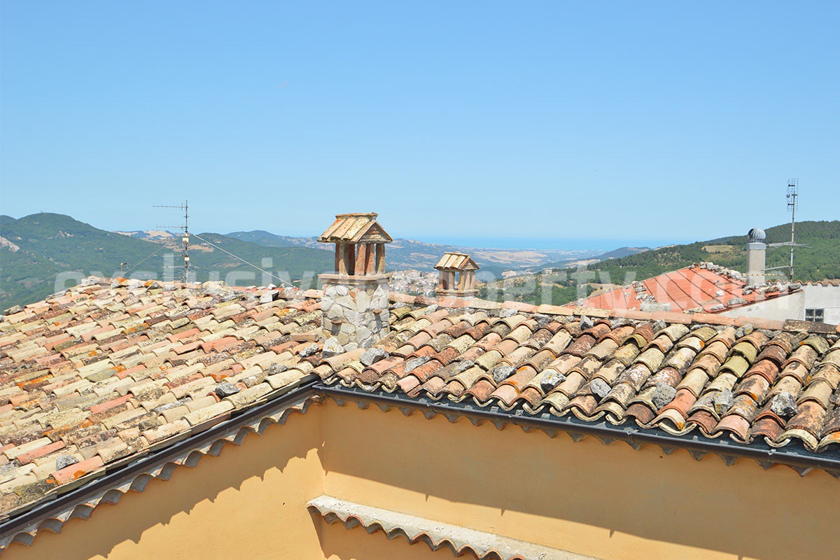 Historical town house with panoramic terrace and sea view for sale in Montefalcone del Sannio - Molise
