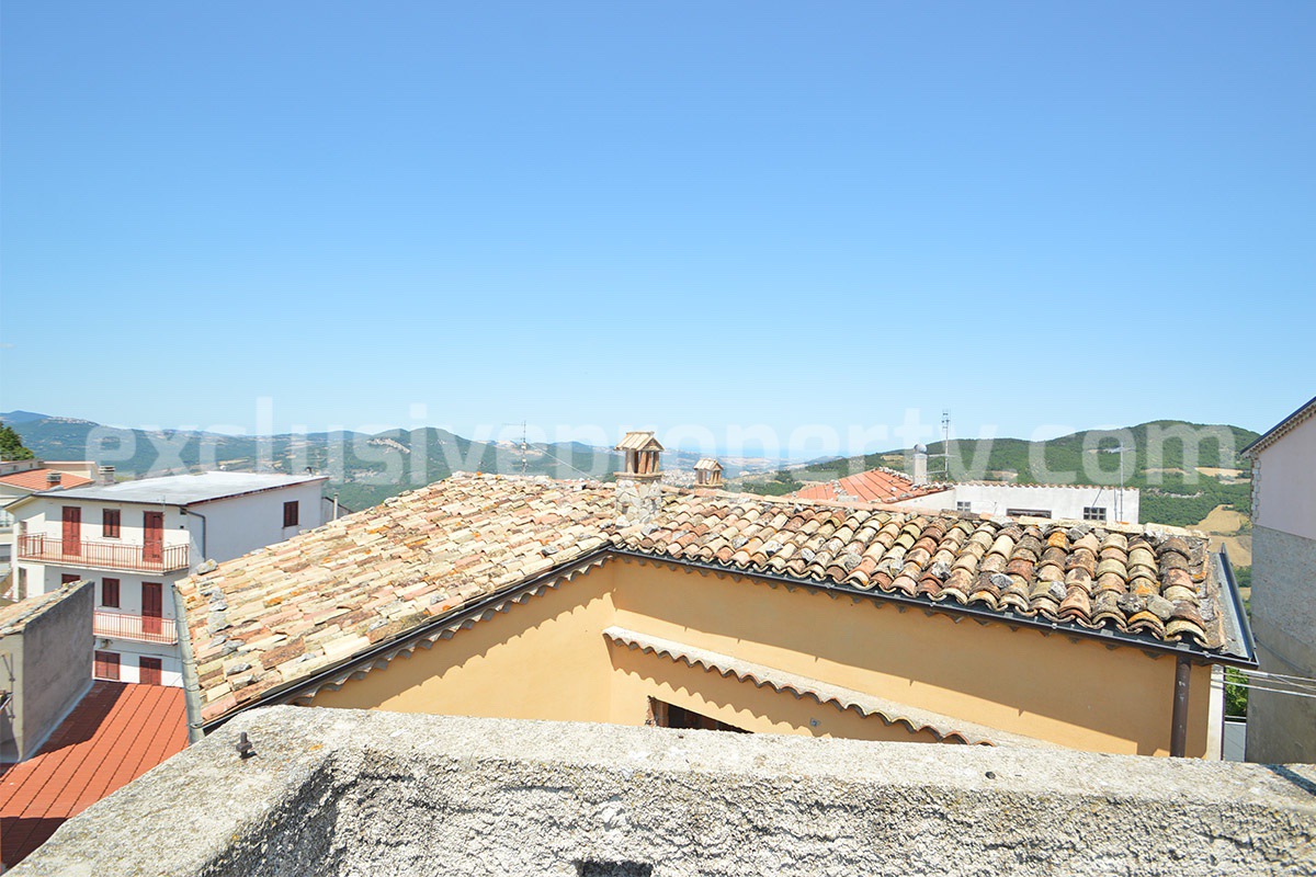 Historical town house with panoramic terrace and sea view for sale in Montefalcone del Sannio - Molise
