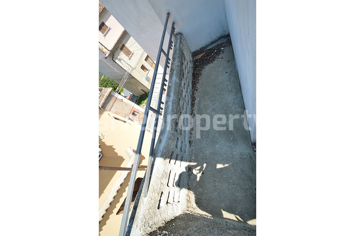 Historical town house with panoramic terrace and sea view for sale in Montefalcone del Sannio - Molise