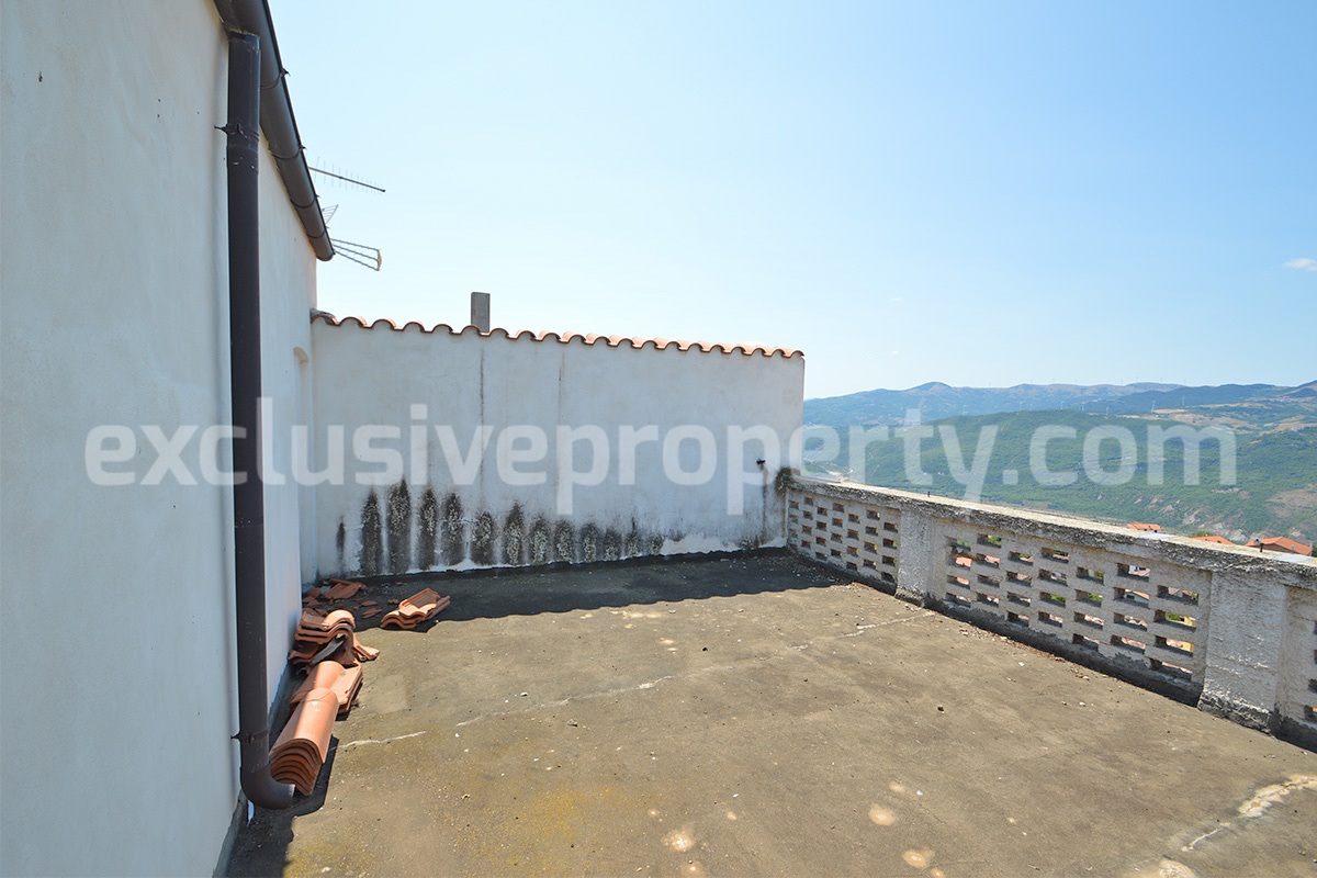 Historical town house with panoramic terrace and sea view for sale in Montefalcone del Sannio - Molise