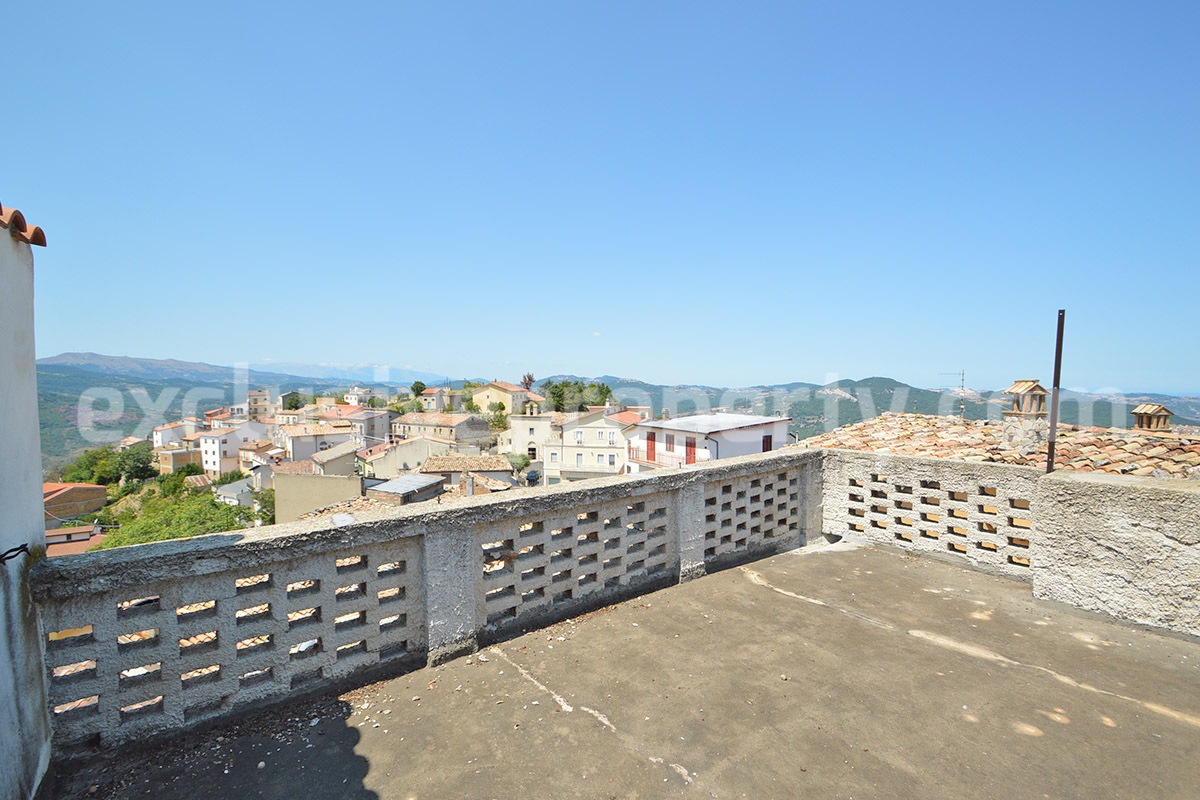 Historical town house with panoramic terrace and sea view for sale in Montefalcone del Sannio - Molise