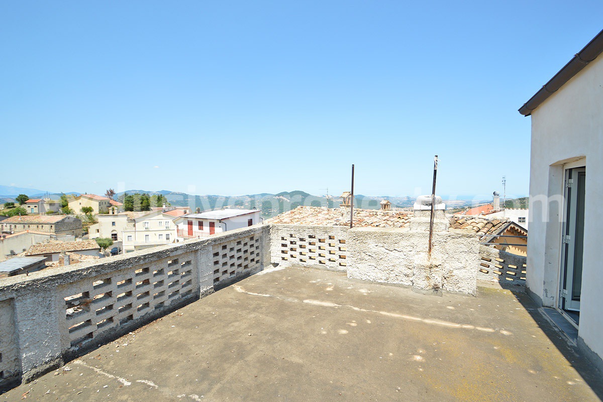 Historical town house with panoramic terrace and sea view for sale in Montefalcone del Sannio - Molise