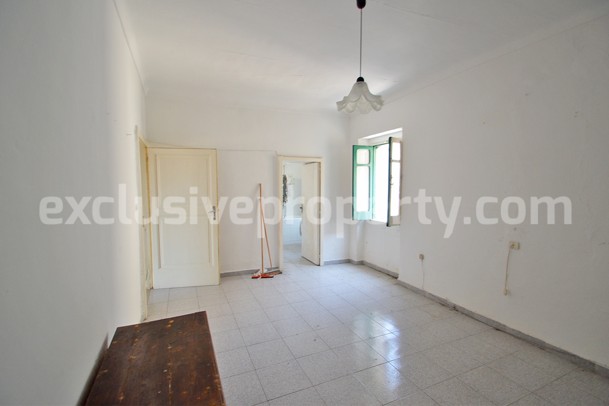Historical town house with panoramic terrace and sea view for sale in Montefalcone del Sannio - Molise