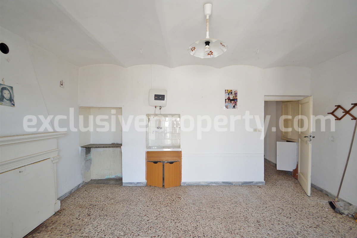 Historical town house with panoramic terrace and sea view for sale in Montefalcone del Sannio - Molise