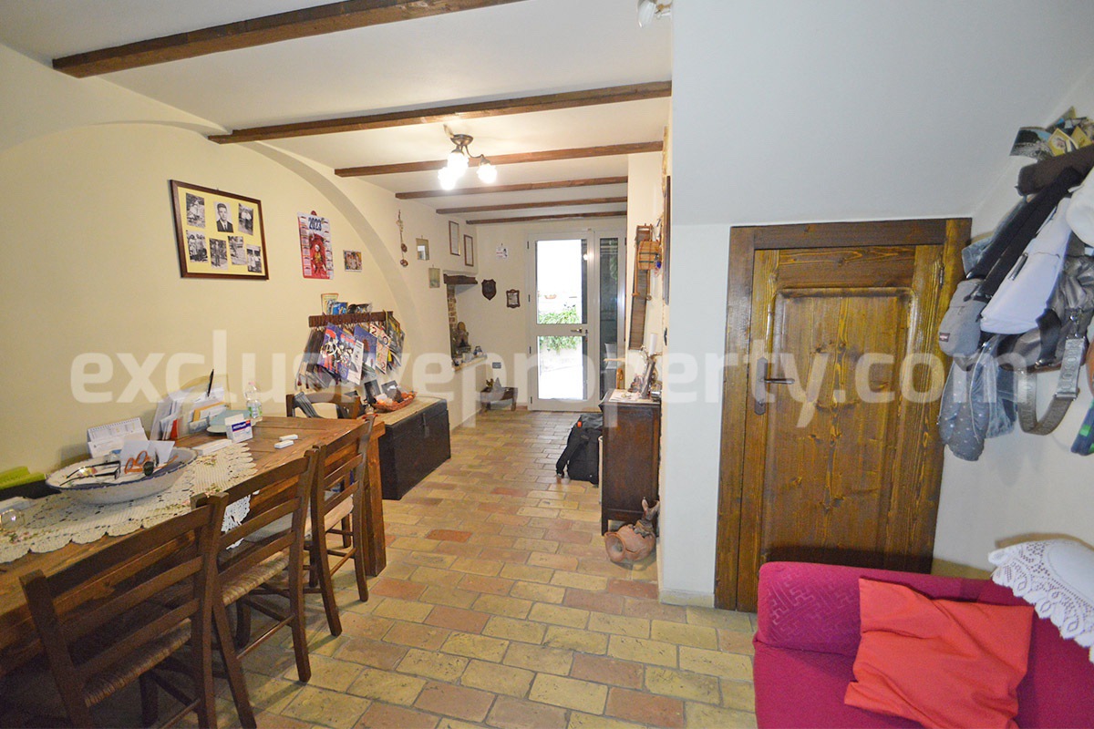 Brick property renovated in an antique style a few km from the beach