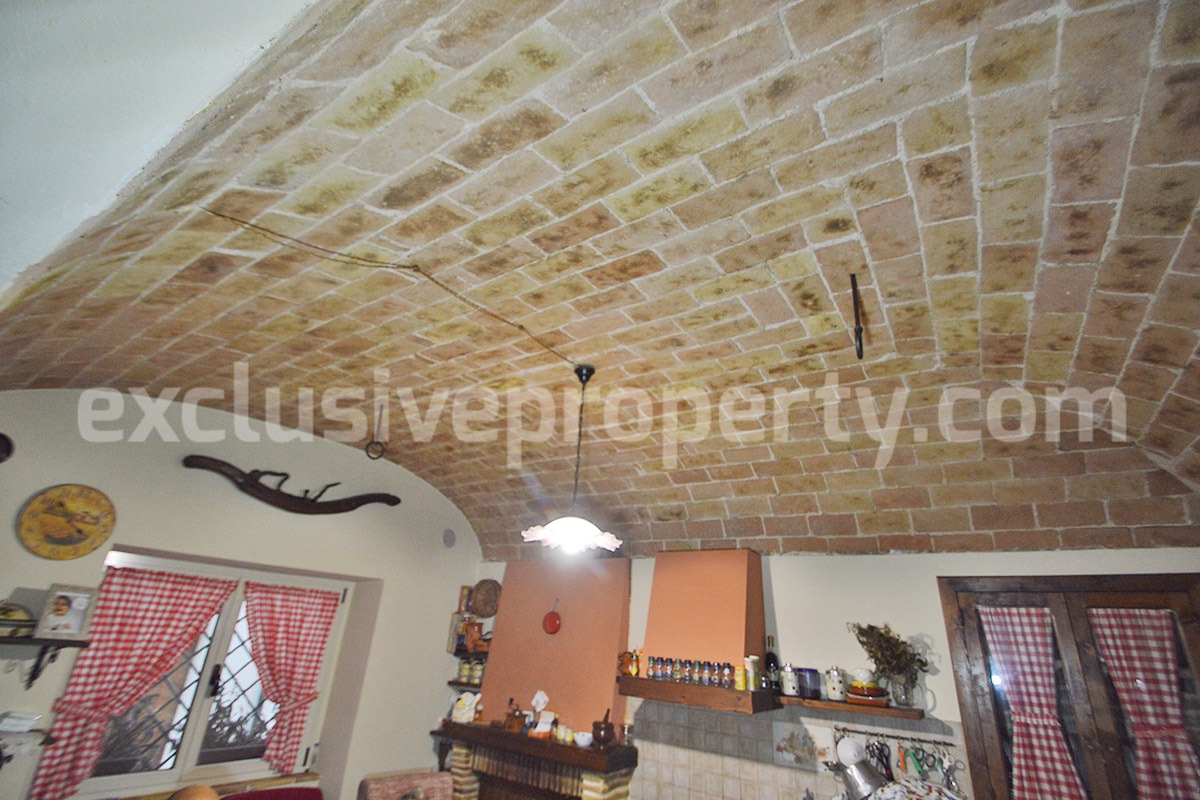 Brick property renovated in an antique style a few km from the beach