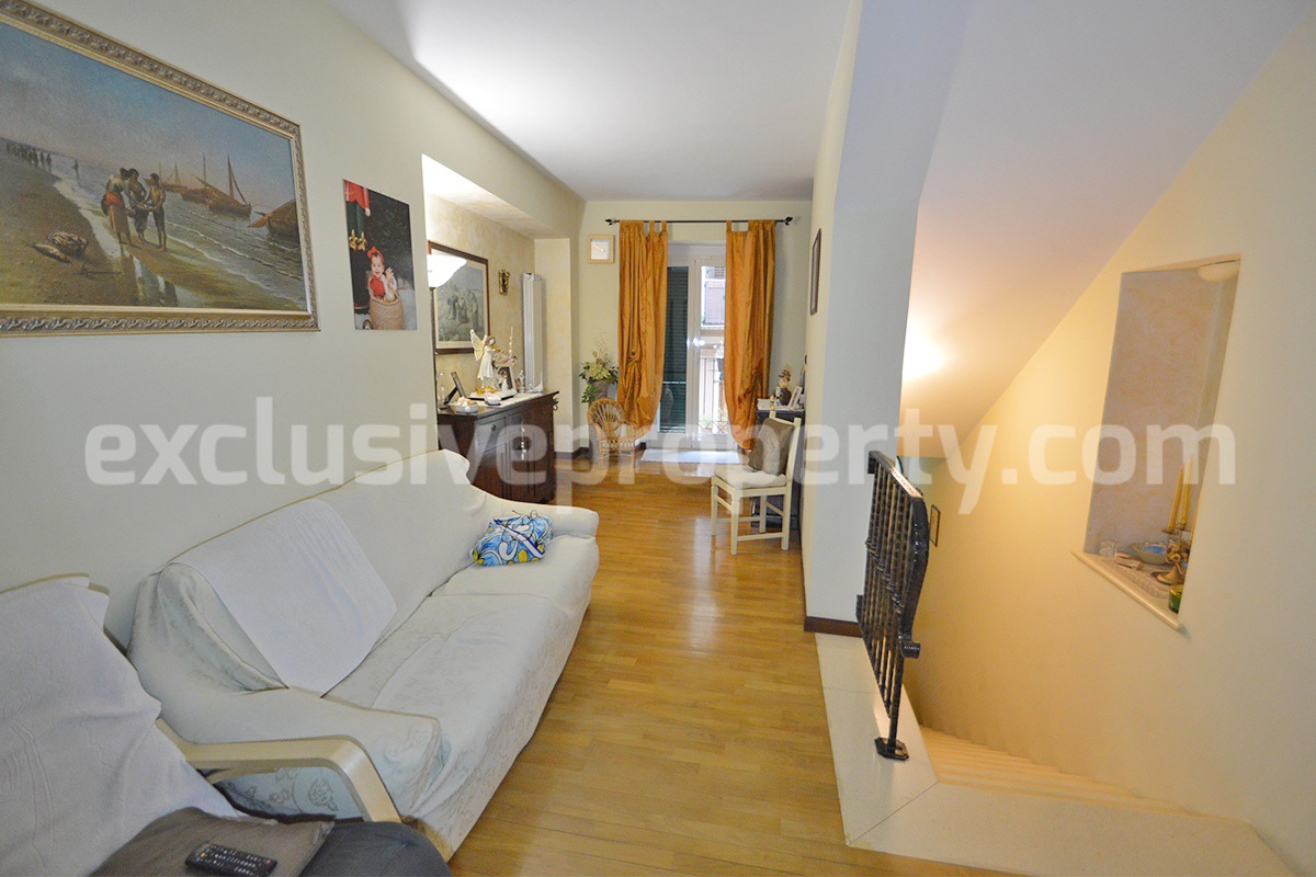 Brick property renovated in an antique style a few km from the beach