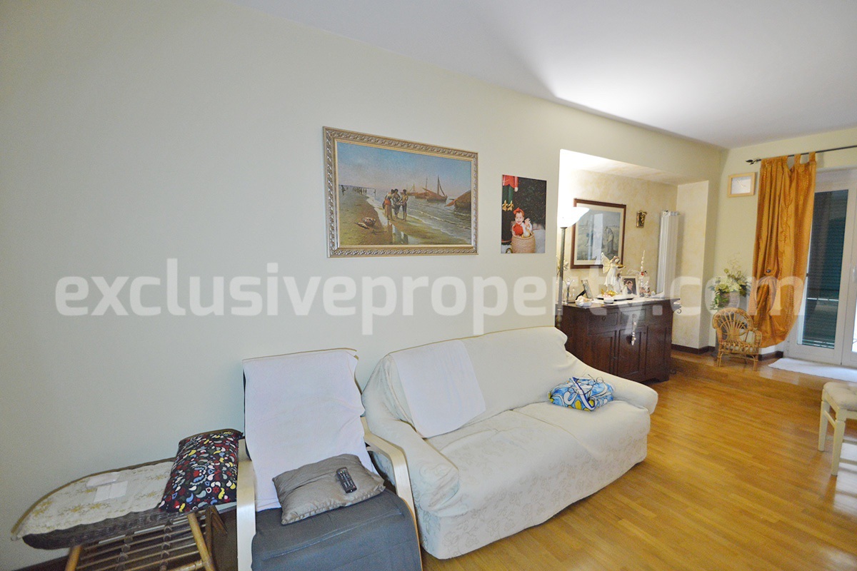 Brick property renovated in an antique style a few km from the beach