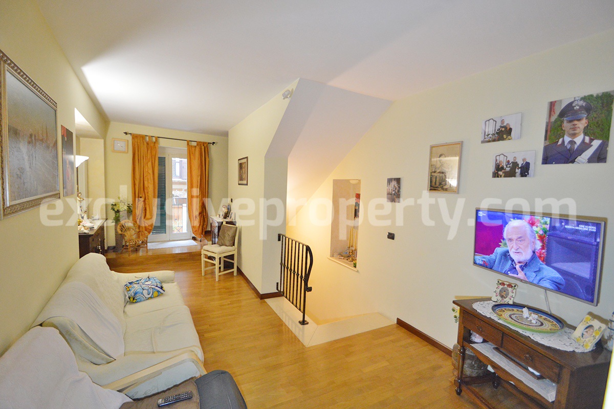 Brick property renovated in an antique style a few km from the beach