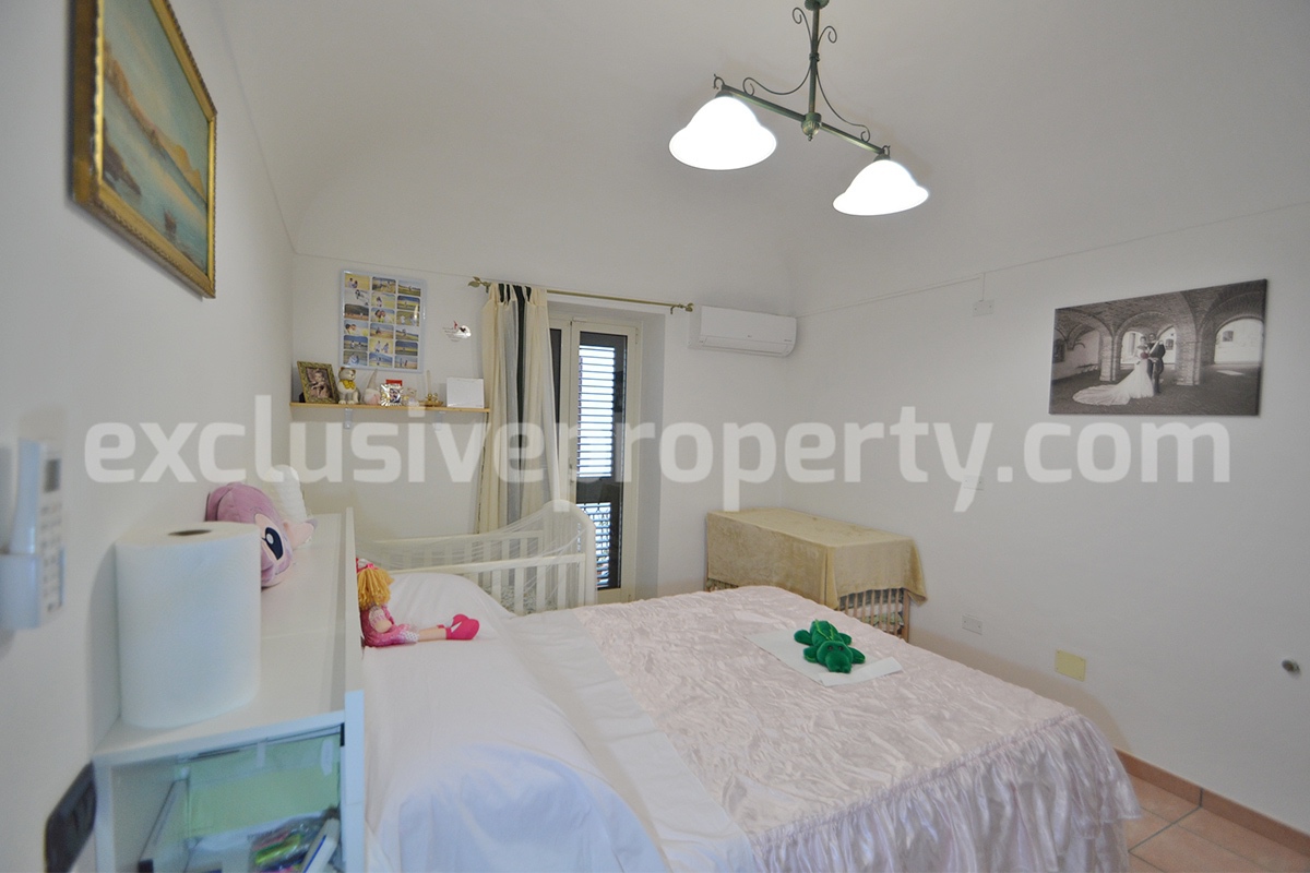 Brick property renovated in an antique style a few km from the beach