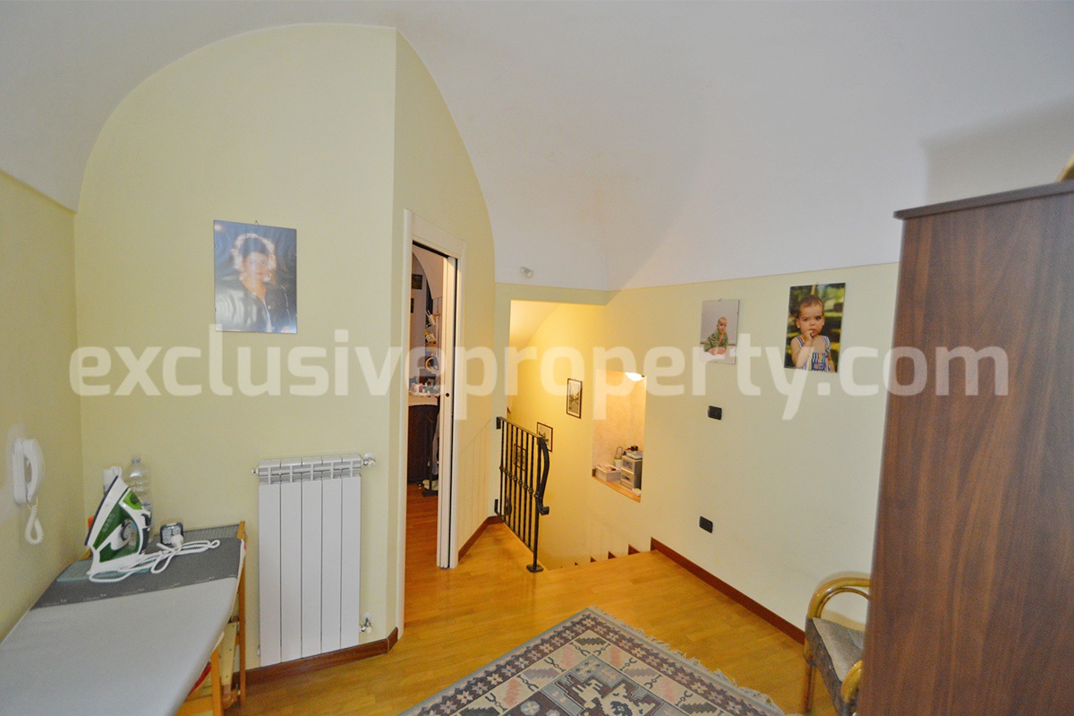 Brick property renovated in an antique style a few km from the beach