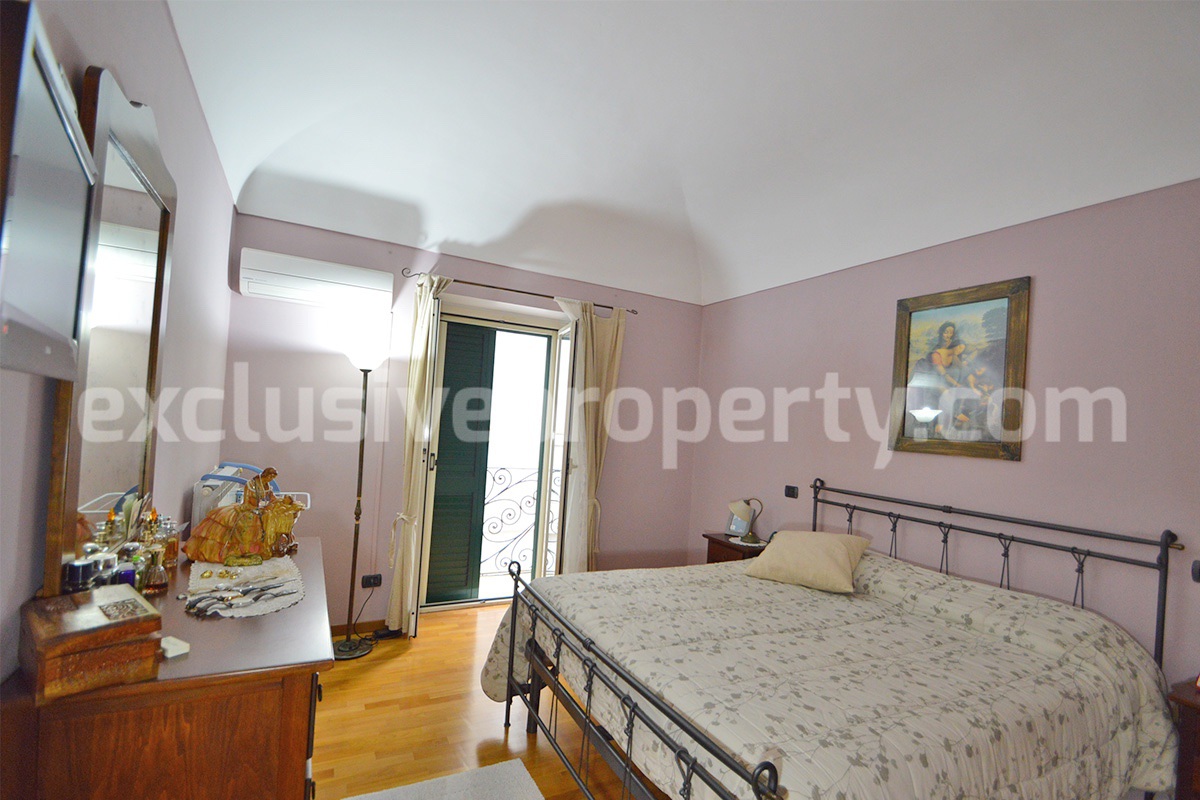 Brick property renovated in an antique style a few km from the beach