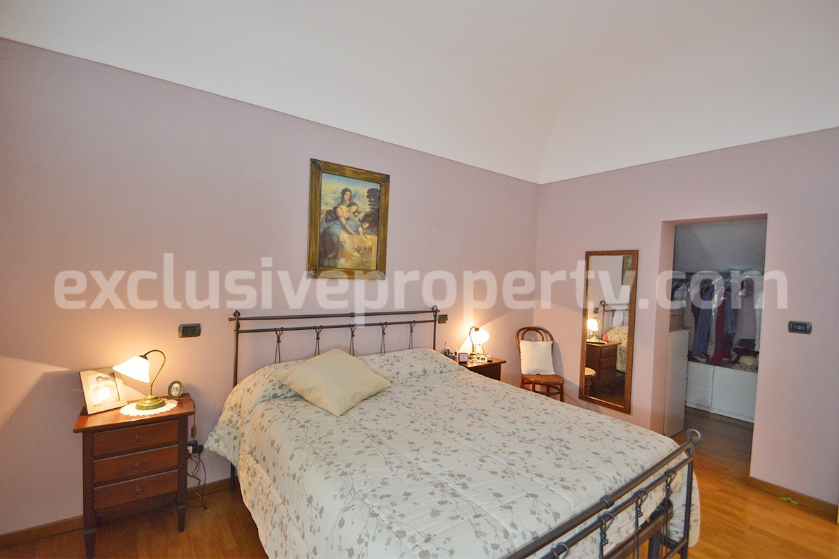 Brick property renovated in an antique style a few km from the beach