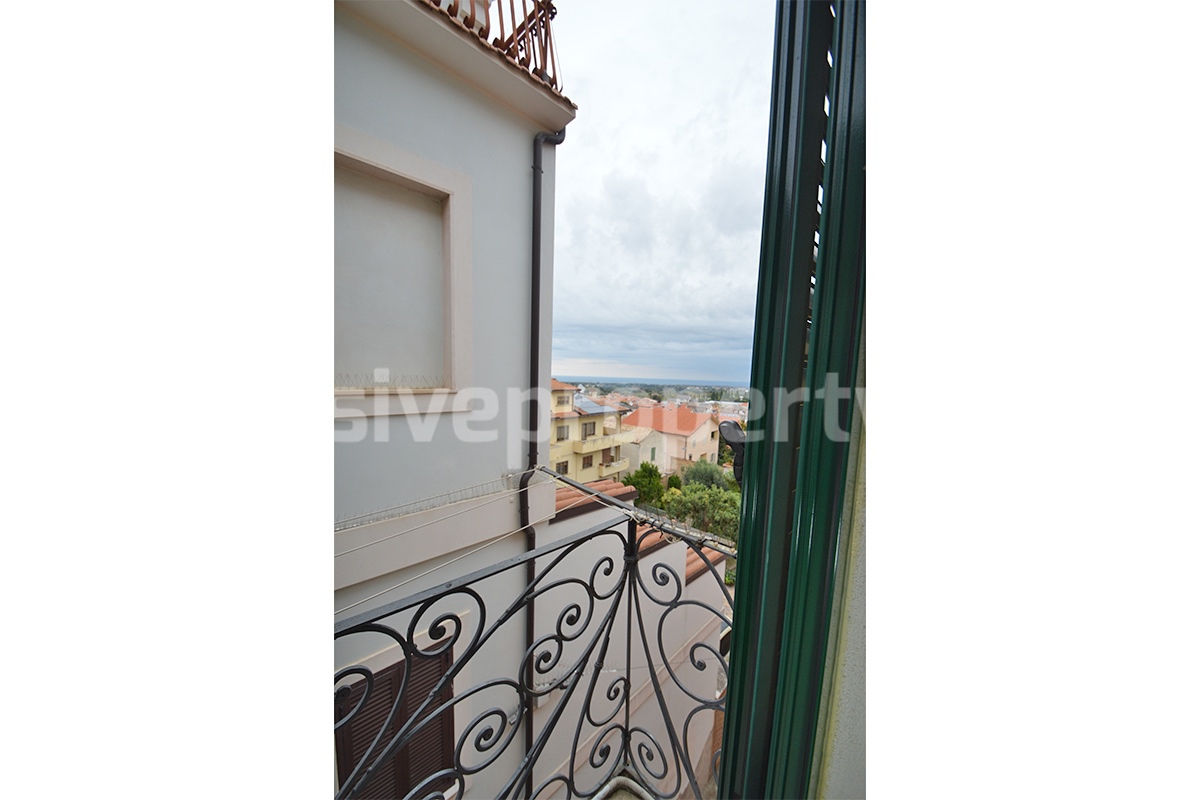 Brick property renovated in an antique style a few km from the beach