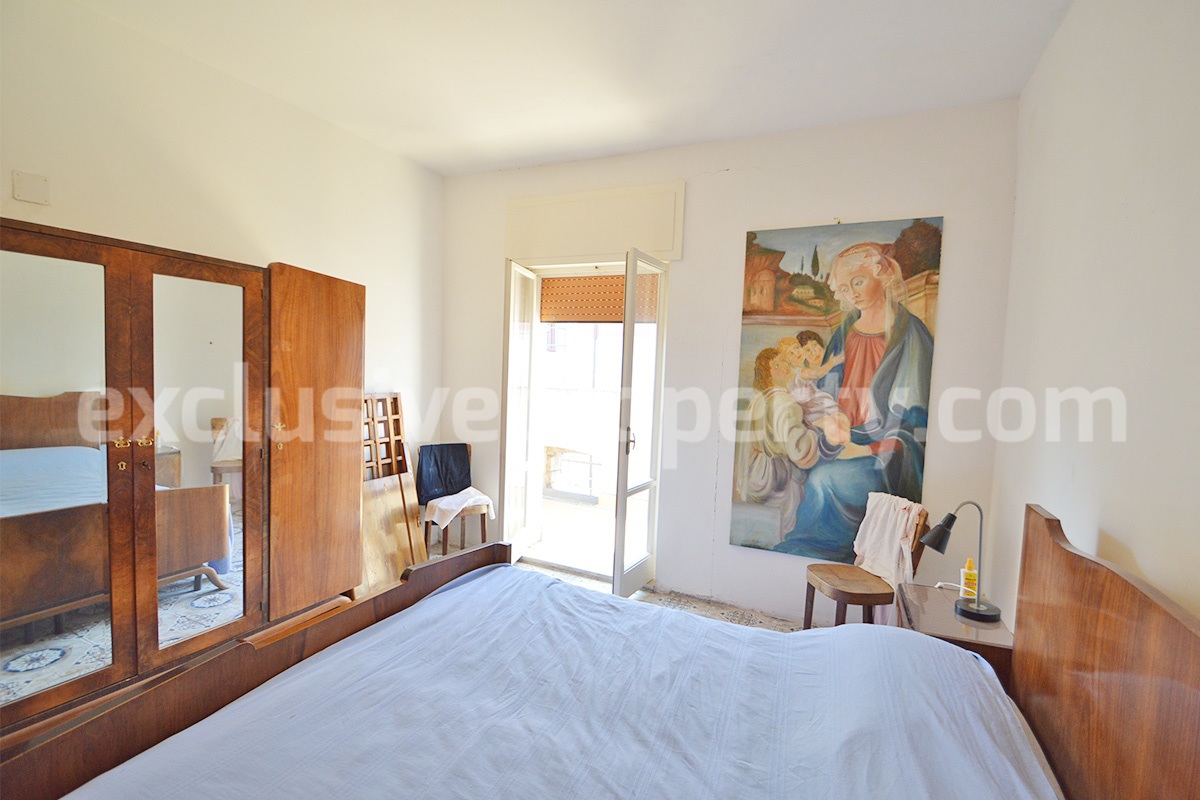 Traditional Italian Townhouse with Terrace Over Lake Guardialfiera - Near the Coast