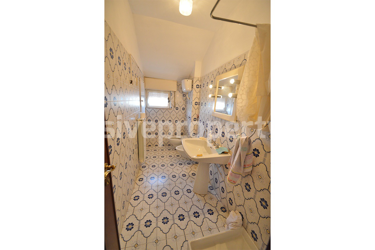 Traditional Italian Townhouse with Terrace Over Lake Guardialfiera - Near the Coast