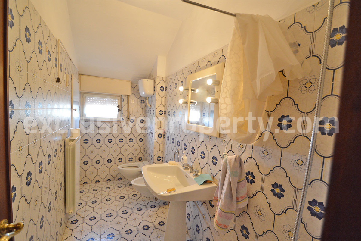 Traditional Italian Townhouse with Terrace Over Lake Guardialfiera - Near the Coast