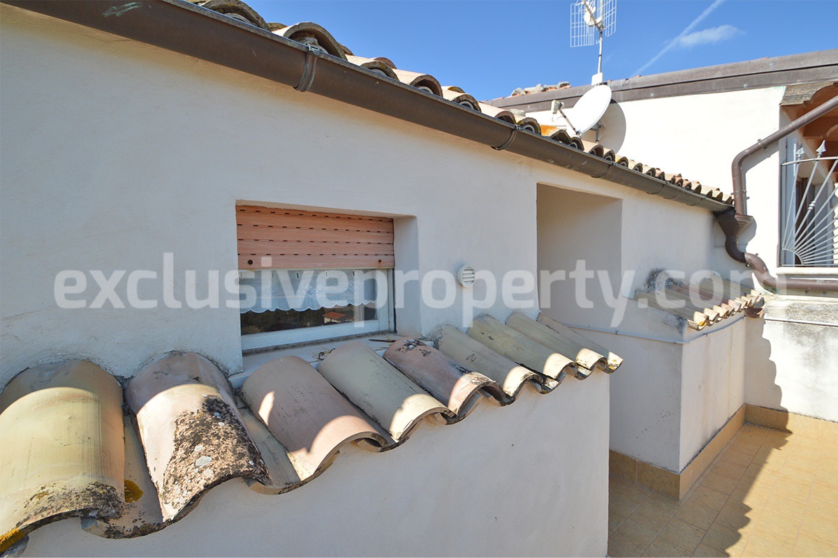 Traditional Italian Townhouse with Terrace Over Lake Guardialfiera - Near the Coast