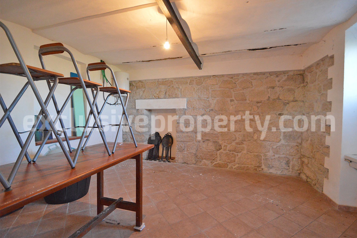 Stone House for Sale in Bagnoli del Trigno - Molise with Terrace - Land and Views
