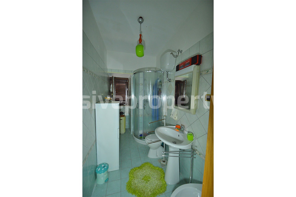 Move-in Ready Town House with Terrace and Hillside Views in Duronia - Molise