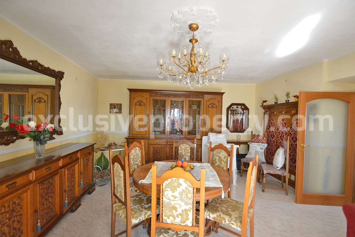 Move-in Ready Town House with Terrace and Hillside Views in Duronia - Molise