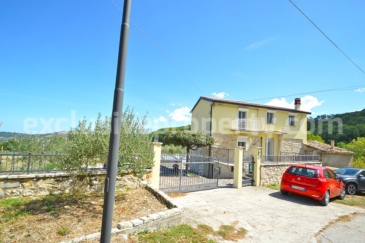 Country Home with Pool - Olive Trees and 3 Hectares for Sale in the Abruzzo Countryside - Gessopalena