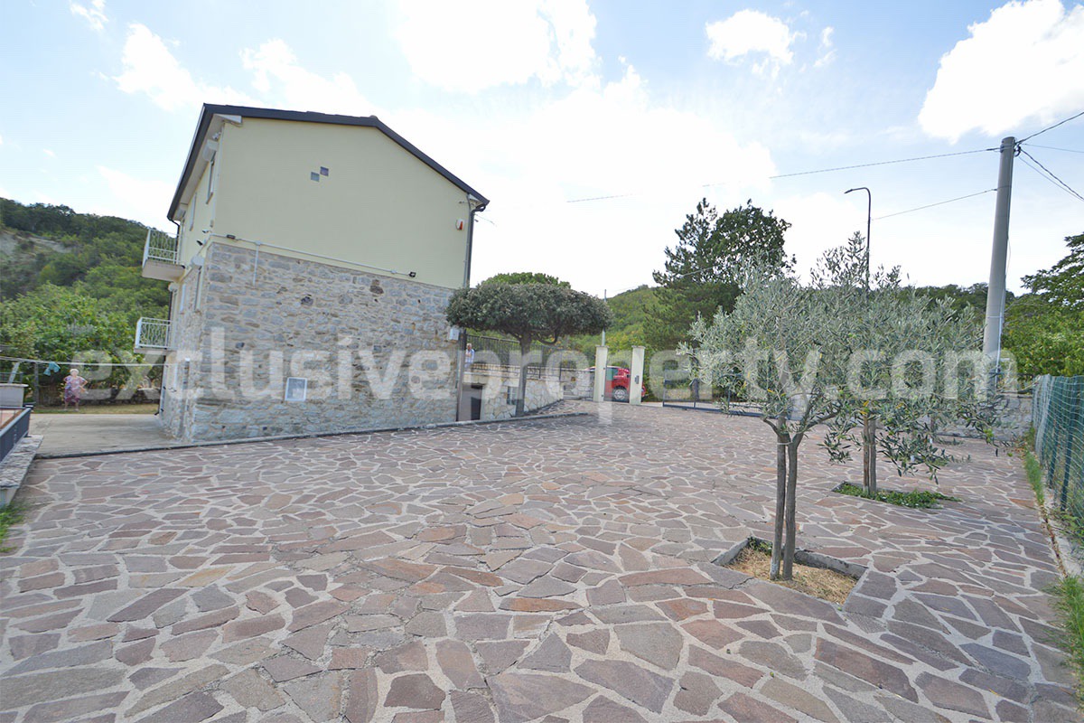 Country Home with Pool - Olive Trees and 3 Hectares for Sale in the Abruzzo Countryside - Gessopalena
