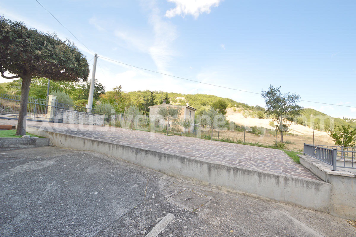 Country Home with Pool - Olive Trees and 3 Hectares for Sale in the Abruzzo Countryside - Gessopalena