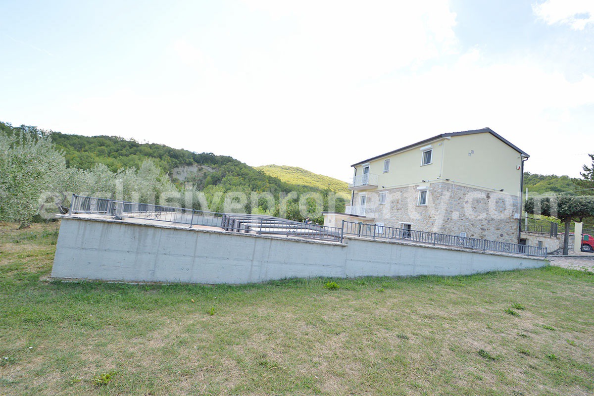 Country Home with Pool - Olive Trees and 3 Hectares for Sale in the Abruzzo Countryside - Gessopalena