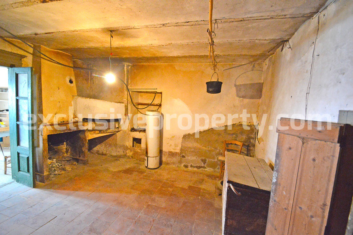 Habitable property with garden for sale in Italy - Molise Region