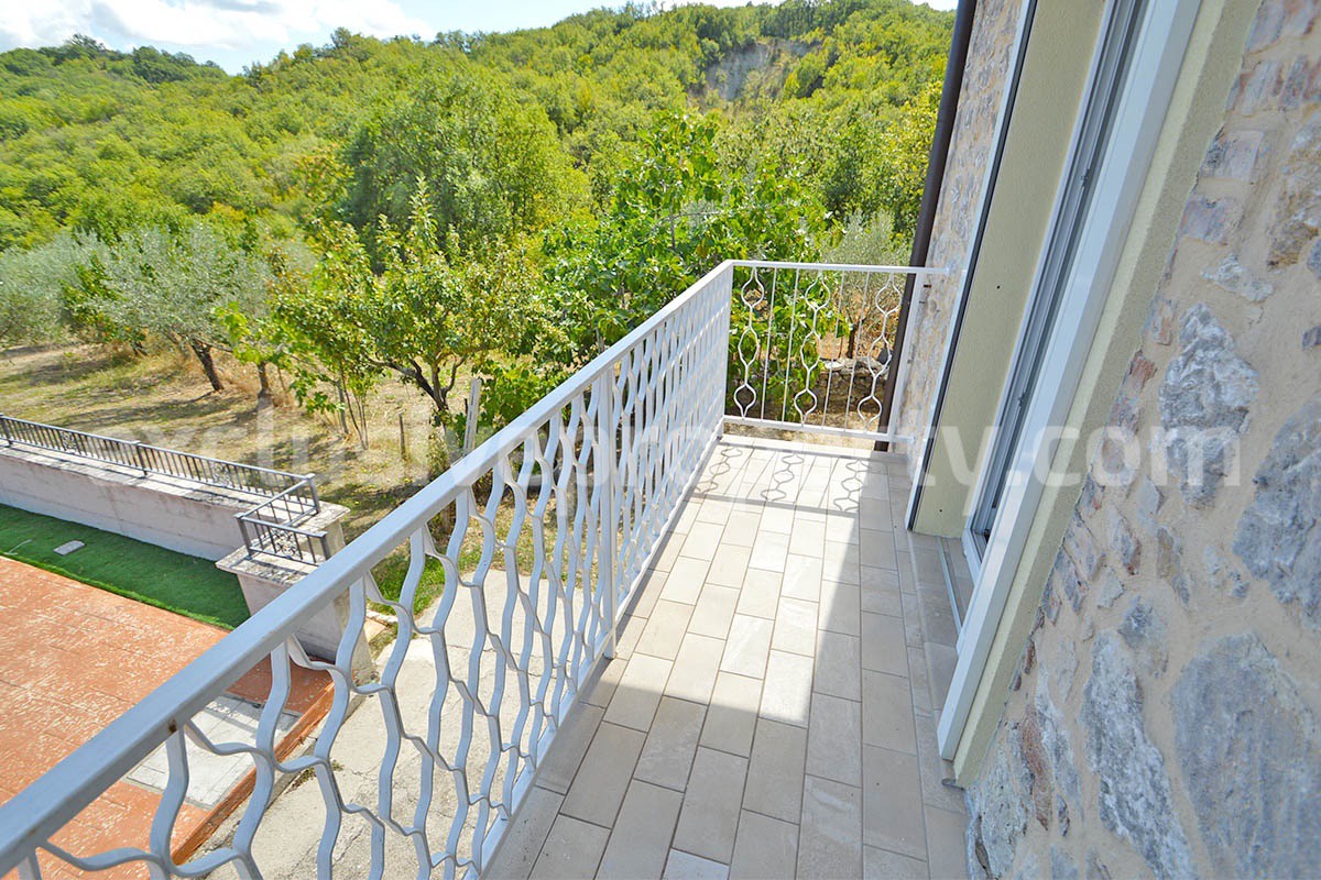 Country Home with Pool - Olive Trees and 3 Hectares for Sale in the Abruzzo Countryside - Gessopalena