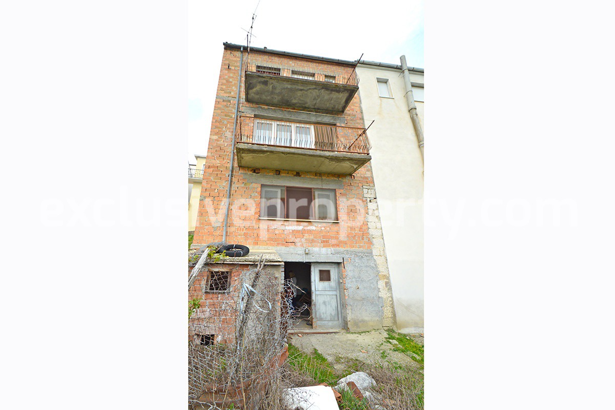 Habitable property with garden for sale in Italy - Molise Region
