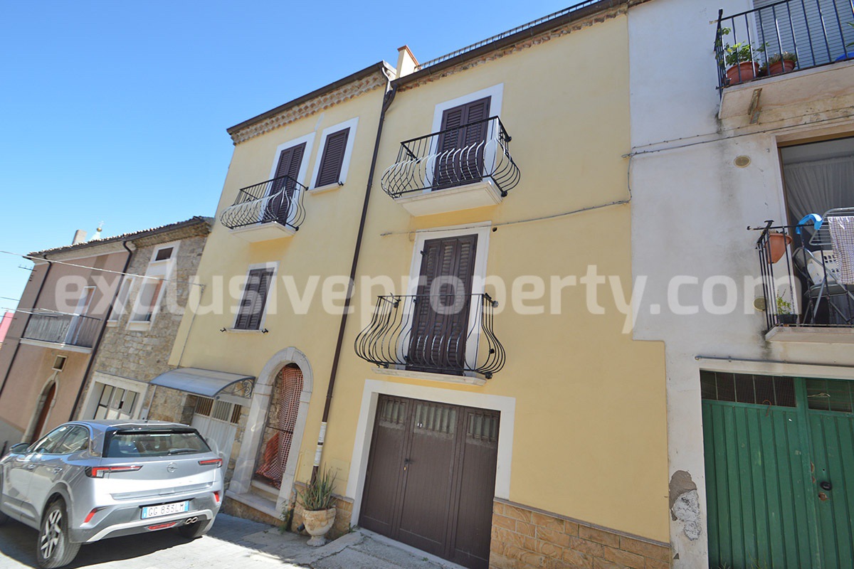 Stone House to Renovate Inside for Sale with New Roof and Garage in Italy